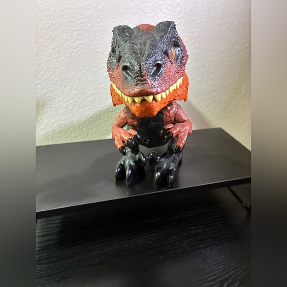 Jurassic World Dominion Uncaged Ultimate Pyroraptor Motion & Sounds Works - Picture 3 of 7